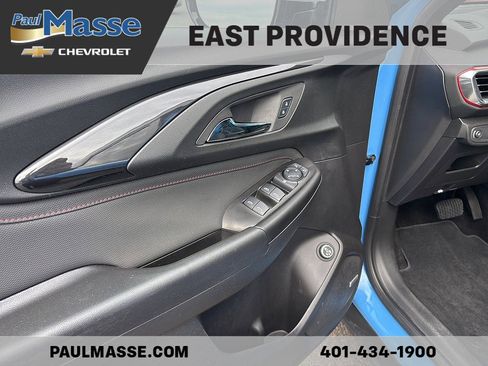 Used 2023 Chevrolet TrailBlazer RS w/ Sun and Liftgate Package FWD image 10