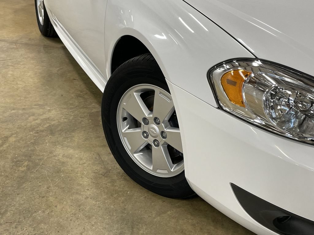 Used 2010 Chevrolet Impala LT w/ Luxury Edition Package FWD image 11