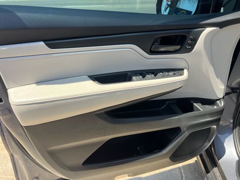 Used 2025 Honda Odyssey EX-L image 11