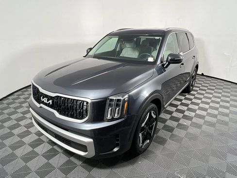 Certified 2024 Kia Telluride EX w/ EX Captain's Chair Package FWD image 7