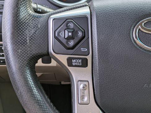 Used 2015 Toyota Tacoma PreRunner w/ SR5 Package image 19