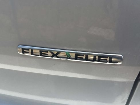 Used 2014 Ford Explorer XLT w/ Equipment Group 201A FWD image 9