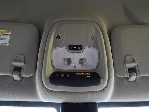 Used 2023 Buick Encore GX Select image 19