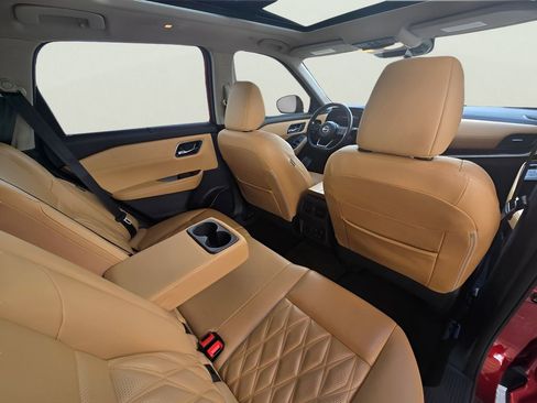 Used 2023 Nissan Rogue Platinum w/ Platinum Premium Package image 24