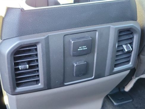 Used 2016 Ford F150 XLT w/ Equipment Group 302A Luxury AWD/4WD image 10