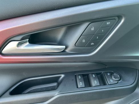 New 2025 Chevrolet Equinox EV RS w/ Convenience Package II image 12