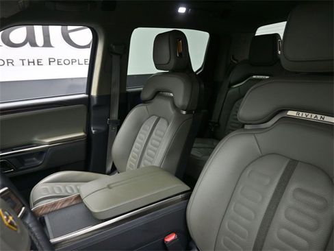 Used 2022 Rivian R1T Launch Edition image 16