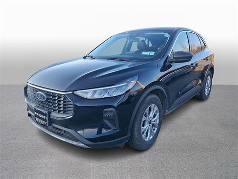 Used 2023 Ford Escape Active image 1