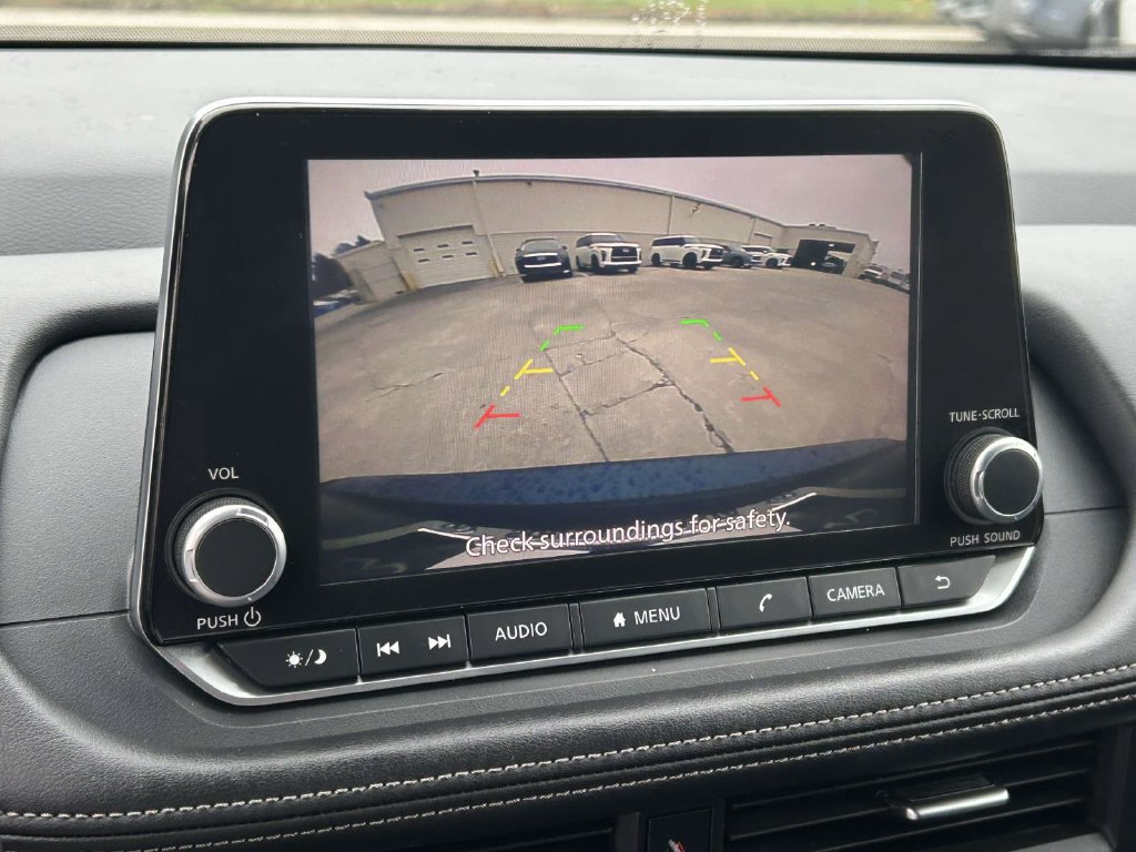 Used 2025 Nissan Rogue SV FWD image 23