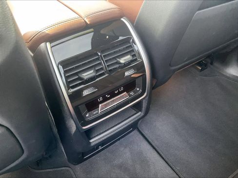 Used 2026 BMW X7 M60i image 35