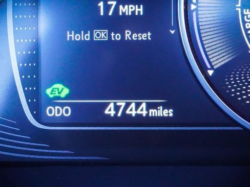 Certified 2025 Lexus ES 300h w/ Premium Package image 9