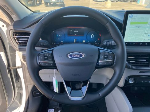 New 2026 Ford Escape PHEV w/ PHEV Premium Package image 9