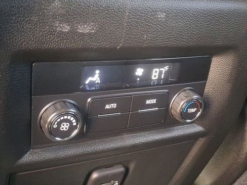 Used 2023 Chevrolet Traverse LT AWD/4WD image 11