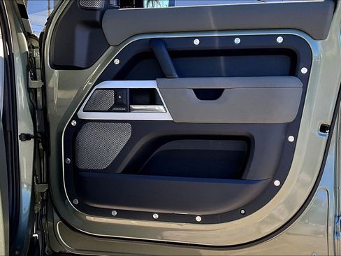 Used 2020 Land Rover Defender 110 S image 23