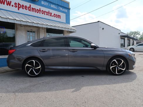 Used 2019 Honda Accord Sport image 4