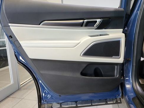Certified 2024 Kia Telluride S w/ S Sunroof Package FWD image 24