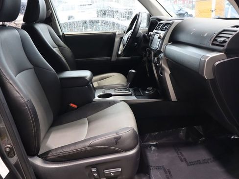 Used 2018 Toyota 4Runner SR5 Premium image 16