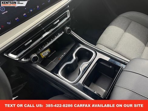 Used 2024 Chevrolet Traverse LT image 26