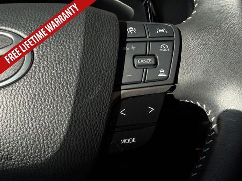 Used 2025 Toyota Camry SE FWD image 33