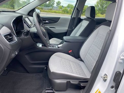 Certified 2022 Chevrolet Equinox LS w/ Driver Confidence II Package AWD/4WD image 15