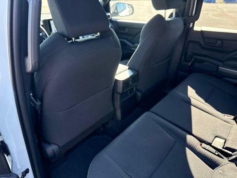 Used 2025 Toyota 4Runner SR5 AWD/4WD image 21