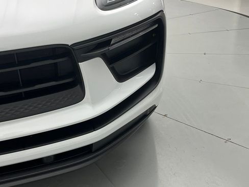 Used 2025 Porsche Macan image 46