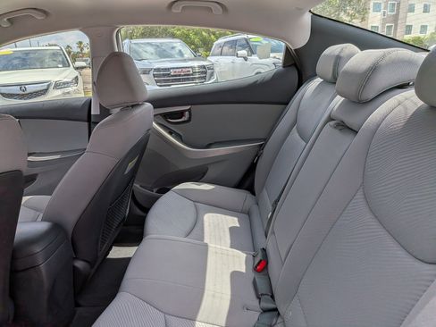 Used 2012 Hyundai Elantra GLS FWD image 13