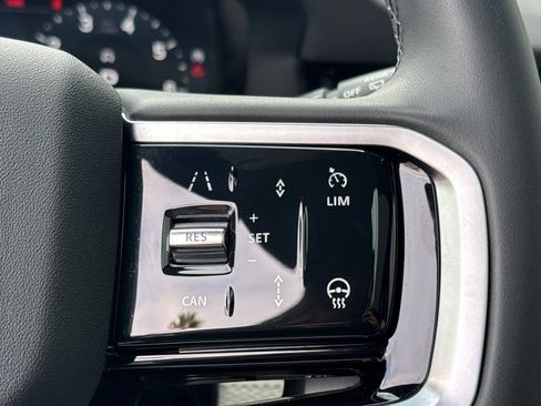 Certified 2025 Land Rover Discovery Sport Dynamic SE AWD/4WD image 29