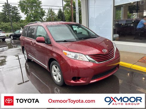 Certified 2016 Toyota Sienna LE FWD image 1