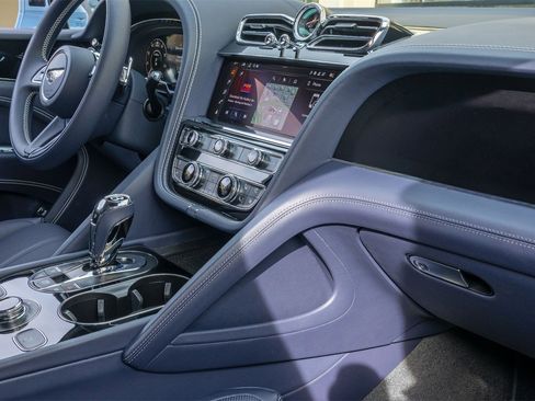 New 2025 Bentley Bentayga image 31