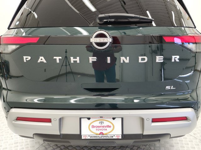 Used 2024 Nissan Pathfinder SL FWD image 19