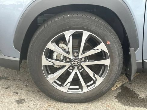 Certified 2023 Toyota Corolla Cross XLE AWD/4WD image 9