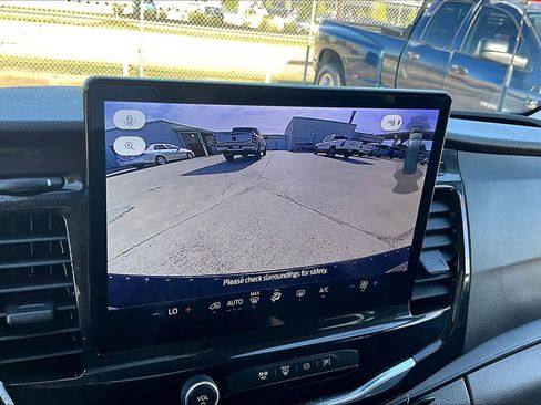 Used 2023 Ford Transit 350 XLT image 24