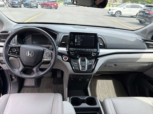 Used 2023 Honda Odyssey Touring image 17