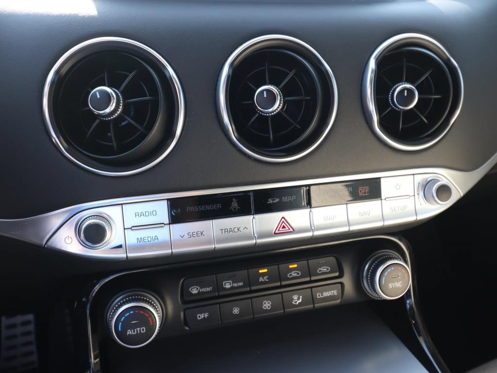 Used 2018 Kia Stinger GT2 AWD/4WD image 24
