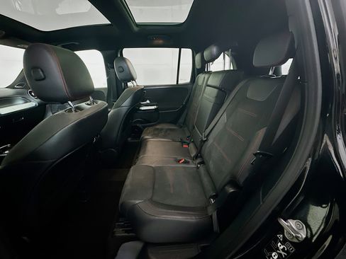 Used 2020 Mercedes-Benz GLB 250 GLB 250 image 29