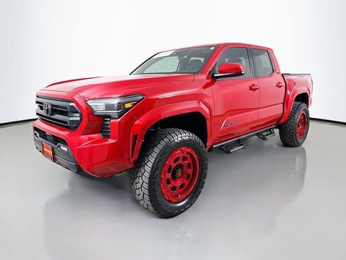 Certified 2025 Toyota Tacoma SR5 image 3