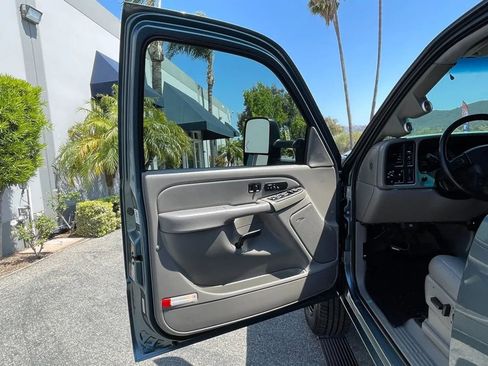 Used 2007 Chevrolet Silverado 3500 LT w/ Heavy-Duty Power Package image 16