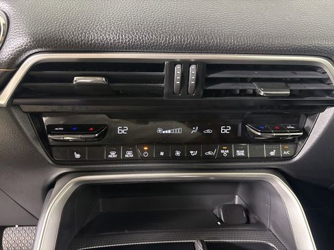 Used 2025 MAZDA CX-90 3.3 Turbo w/ Preferred Package AWD/4WD image 18