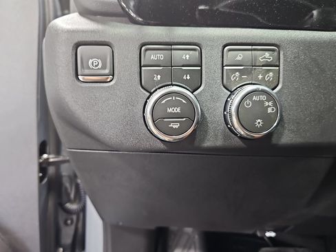 New 2026 GMC Sierra 1500 SLE AWD/4WD image 26