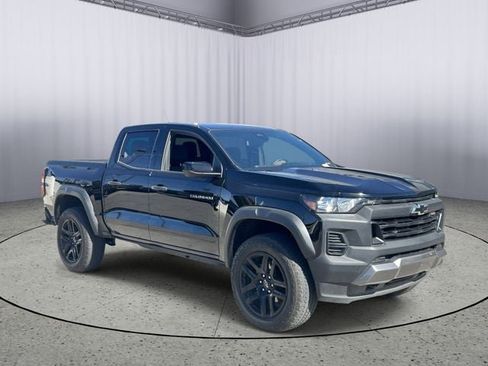 Used 2024 Chevrolet Colorado Trail Boss w/ Advanced Trailering Package AWD/4WD image 5