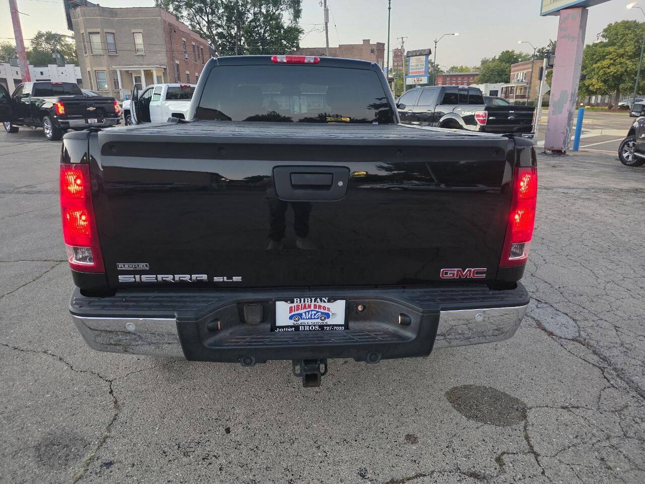 Used 2012 GMC Sierra 1500 SLE w/ All-Terrain Package AWD/4WD image 4