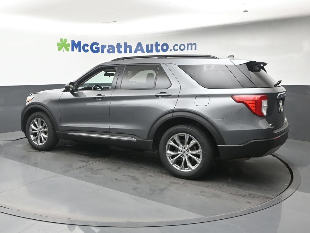 Used 2023 Ford Explorer XLT w/ Equipment Group 202A AWD/4WD image 26