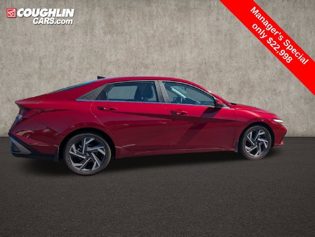 Certified 2025 Hyundai Elantra Limited FWD image 8