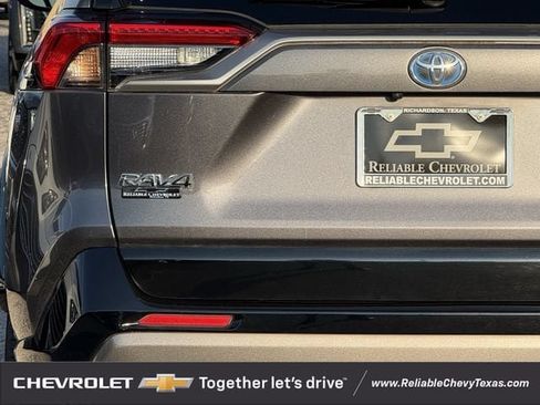 Used 2021 Toyota RAV4 XSE AWD/4WD image 9