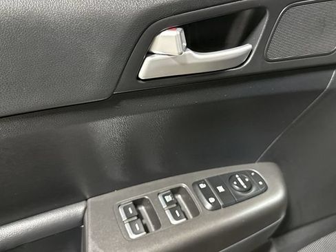 Used 2021 Kia Sportage LX AWD/4WD image 20