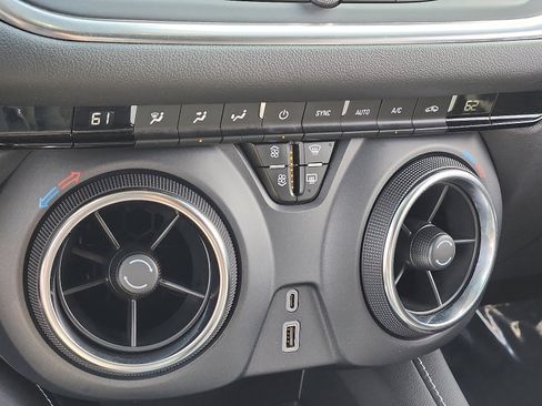 Used 2023 Chevrolet Blazer LT image 15