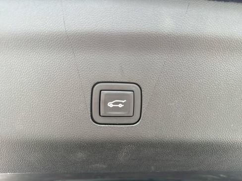 Used 2024 GMC Yukon XL Denali w/ Denali Reserve Package AWD/4WD image 45