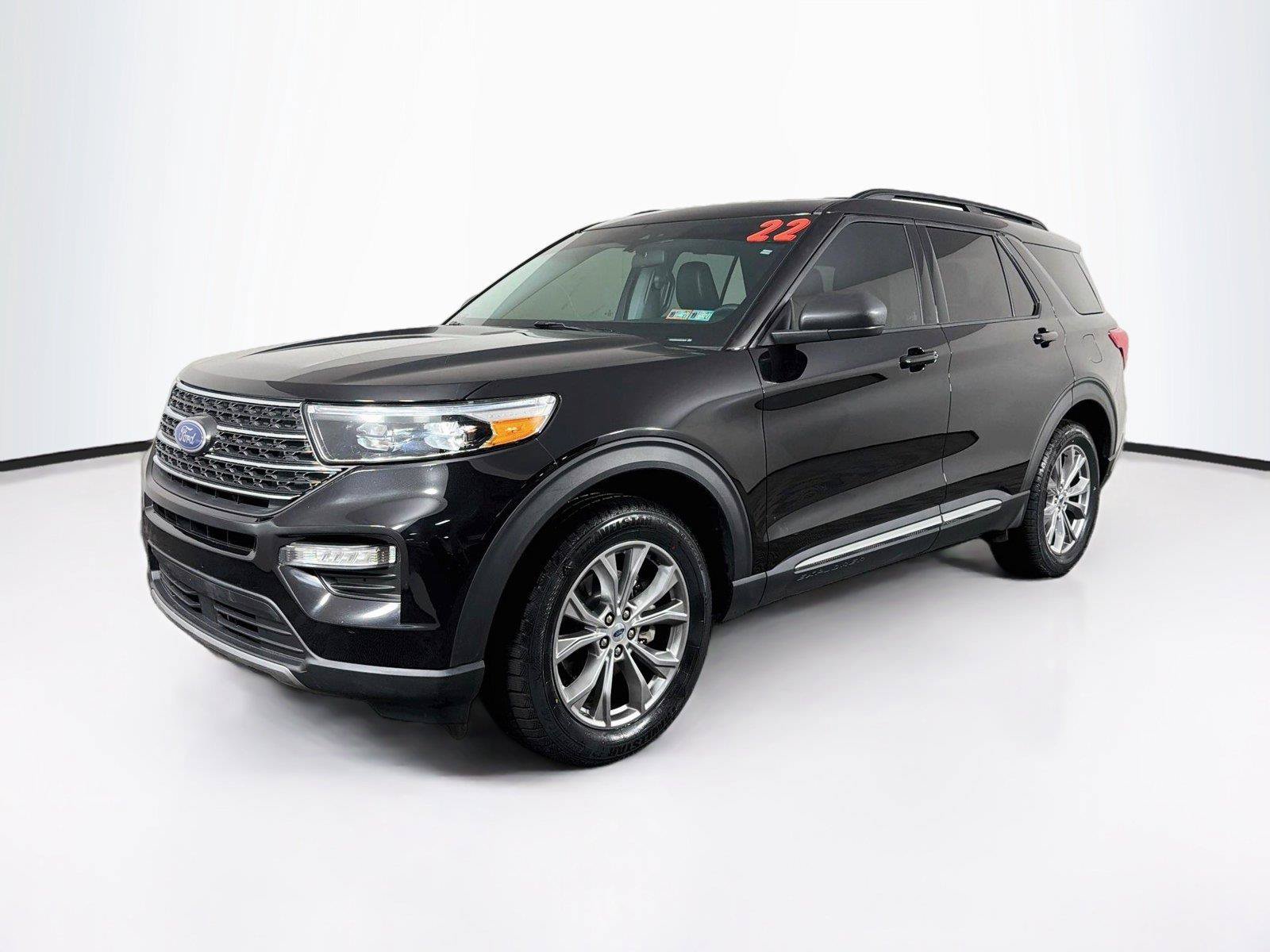Used 2022 Ford Explorer XLT w/ Equipment Group 202A AWD/4WD image 7