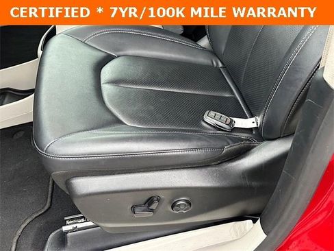 Certified 2024 Chrysler Pacifica Touring-L image 13